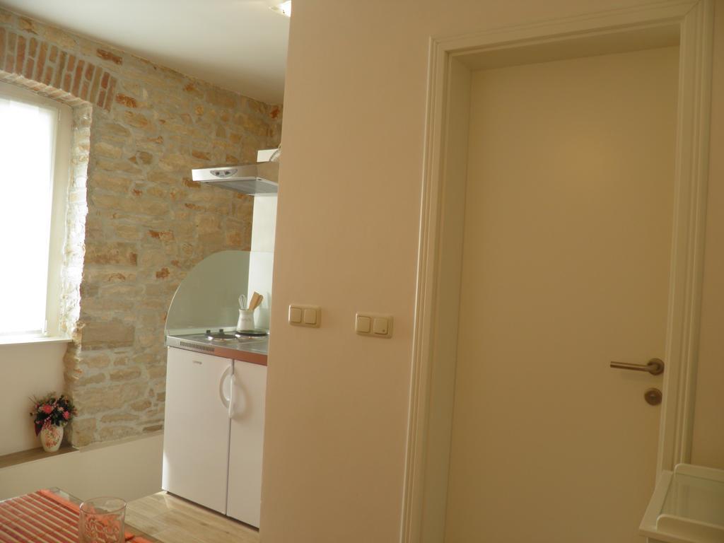 Apartments Vanesa Pula Exterior photo